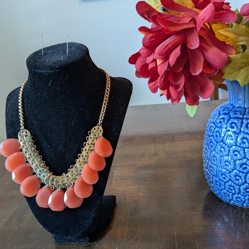 Vintage Y2k Elegant Gold and Orange Statement Necklace - Picture 4 of 5